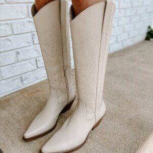 Coconuts by Matisse Agency Western Cowboy Boots in Ivory Size 10M $200